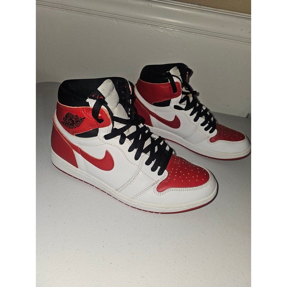 Nike Air Jordan 1 Retro High OG Heritage Sneakers 10.5 University Red White Blk